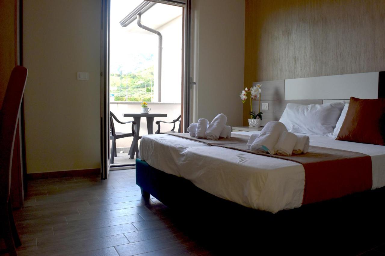 B & B Vilenia Сан Никола Арчела Екстериор снимка
